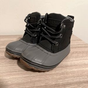Sperry bowline rubber boots